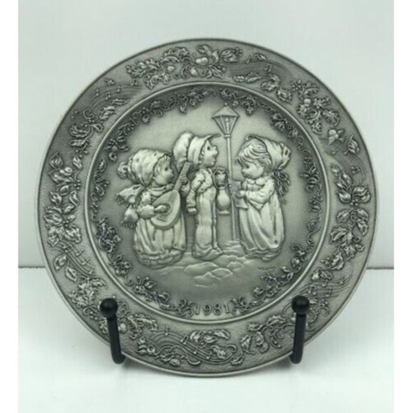 Hallmark 1981 Little Gallery Pewter Christmas Collector Plate By Mary Hamilton - Picture 1 of 3